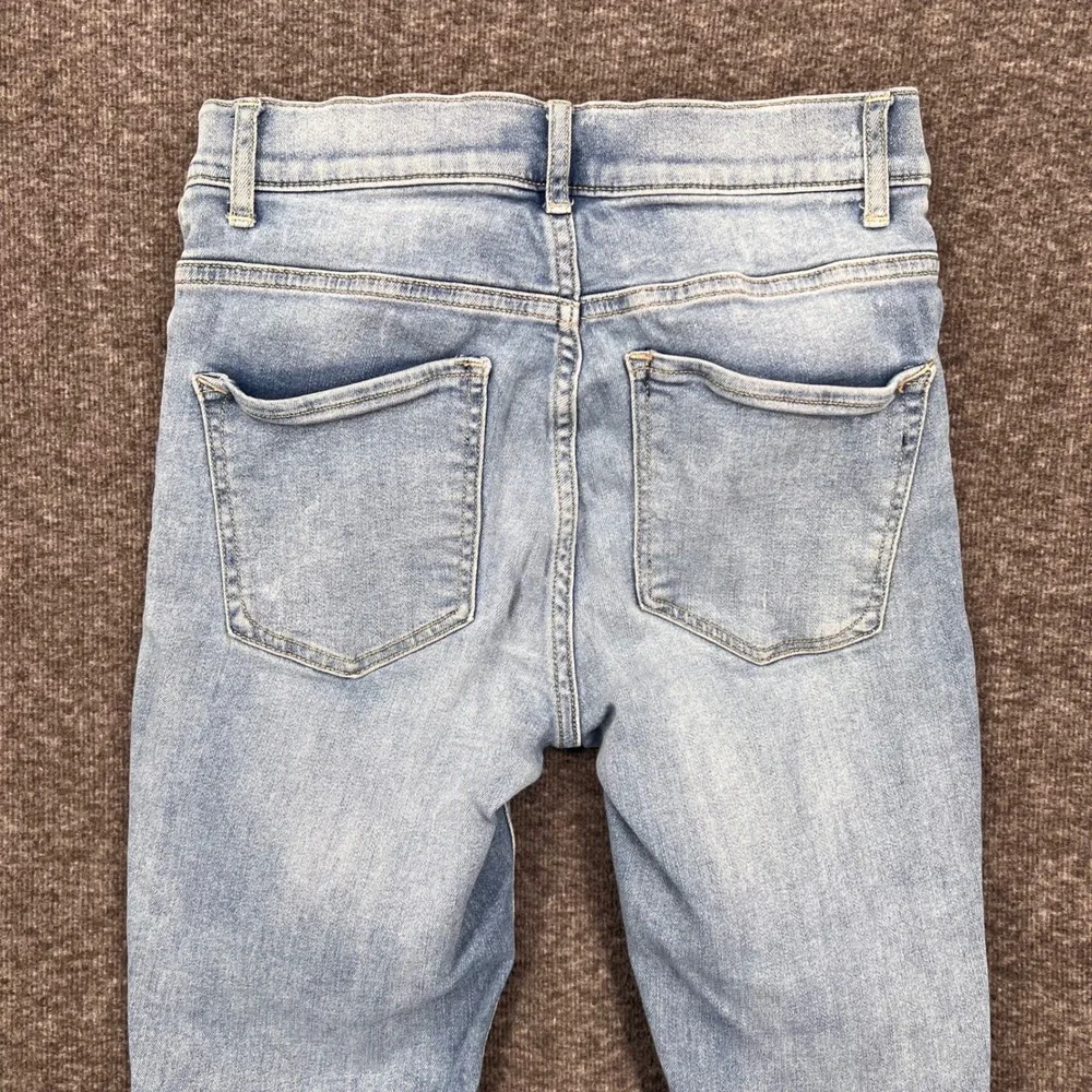 Express Women Light Wash 2 Distressed Skinny Jeans High Rise Raw Hem Ripped Knee